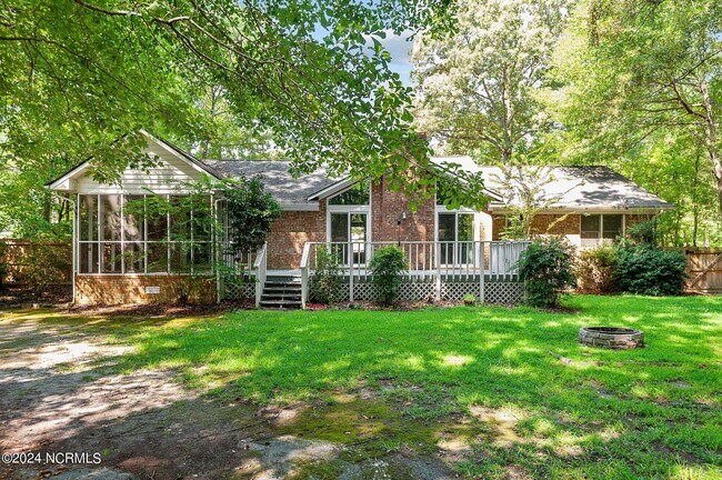 property at 103 Knollwood Ct