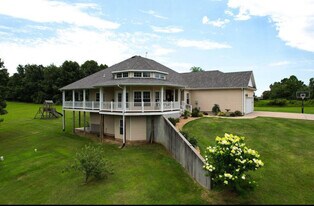 528 N Mary Lynn Ln in Nixa, MO - Building Photo
