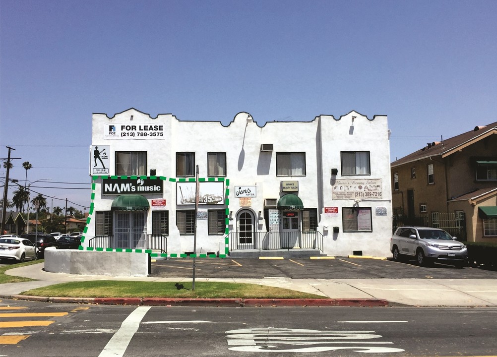 200 S Oxford Ave in Los Angeles, CA - Building Photo