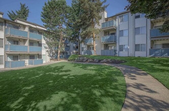 Foster Creek in Tukwila, WA - Building Photo - Building Photo
