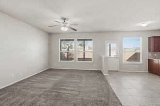 11647 Zinnia Fields in San Antonio, TX - Foto de edificio - Building Photo