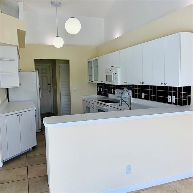 30 Fairway Rd in Rotonda West, FL - Building Photo - Building Photo