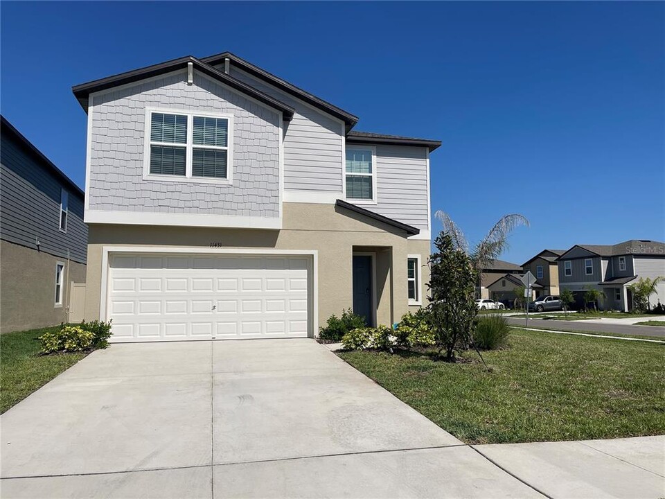 11431 Radiant Shr Lp in San Antonio, FL - Building Photo