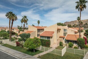 2600 S Palm Canyon Dr Apartamentos