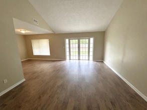 503 Hillside Ct in Brandon, FL - Building Photo - Building Photo