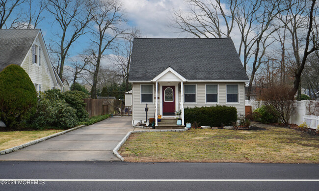 303 River Ave in Point Pleasant, NJ - Building Photo - Building Photo