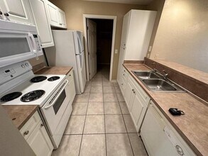 3024 Santa Barbara Blvd in Cape Coral, FL - Building Photo - Building Photo