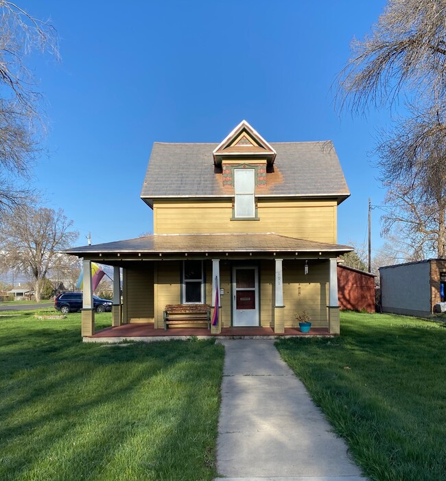 property at 191 400 W