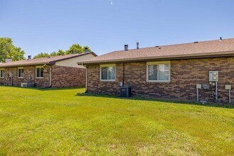 1136 SW 10th Cir in Lincoln, NE - Building Photo - Building Photo