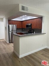 7327 Willoughby Ave in Los Angeles, CA - Building Photo - Building Photo