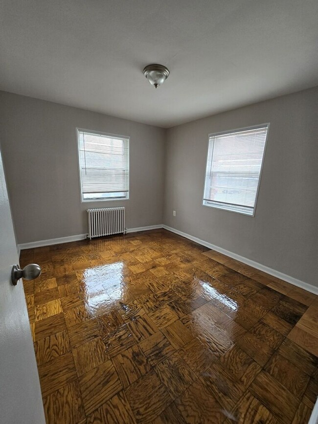 property at 136 Kenilworth Avenue Northeast