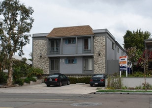 1520 Robinson Ave in San Diego, CA - Building Photo - Building Photo