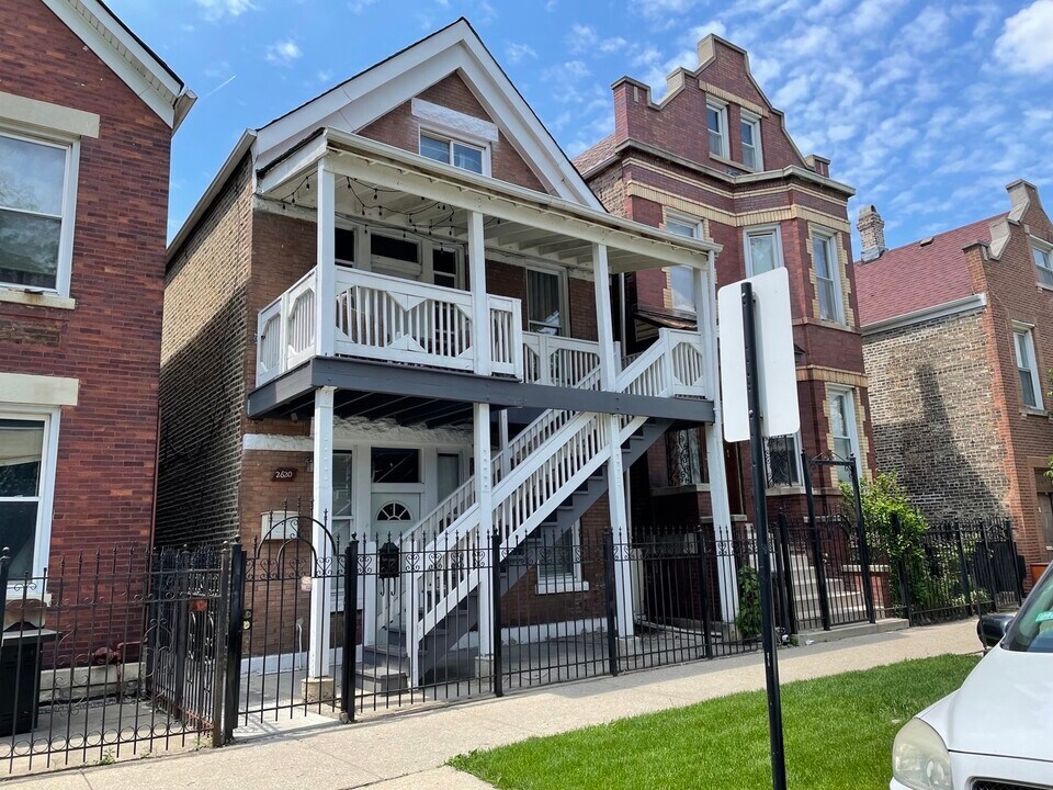 2620 S Sawyer Ave-Unit -1 in Chicago, IL - Foto de edificio