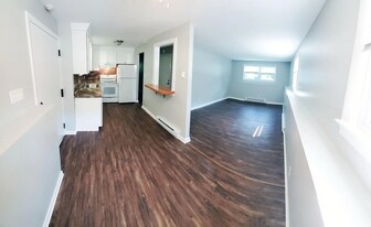 162 Sheffield Lane, Unit 162 in Bristol, CT - Building Photo