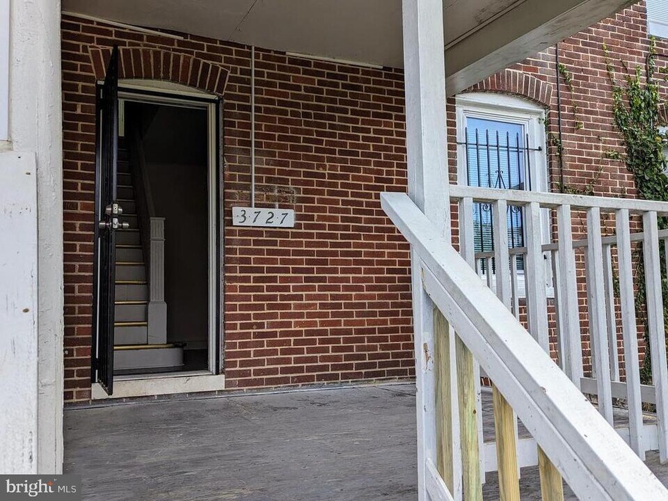 3727 Manchester Ave in Baltimore, MD - Building Photo