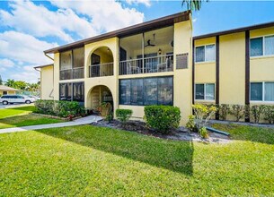 334 Pine Ridge Cir in Greenacres, FL - Building Photo - Building Photo