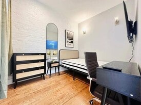Furnished room/NOT APARTMENT in Brooklyn, NY - Building Photo