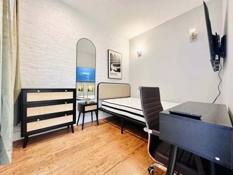 Furnished room/NOT APARTMENT in Brooklyn, NY - Foto de edificio