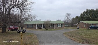 625 Sunburst Dr, Unit 625A in McMinnville, TN - Building Photo