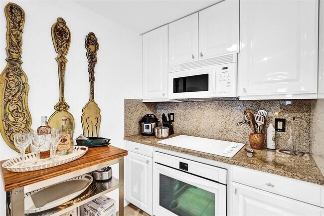 3400 SW 27th Ave in Miami, FL - Building Photo - Building Photo