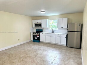 17625 SW 160th Ave in Miami, FL - Building Photo - Building Photo