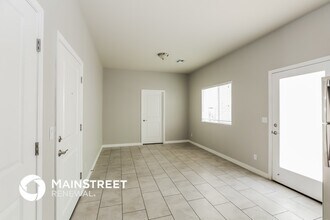 2000 N 36th St in Phoenix, AZ - Building Photo - Building Photo