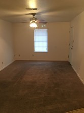 Cedar Creek Apartments in Navasota, TX - Building Photo - Building Photo