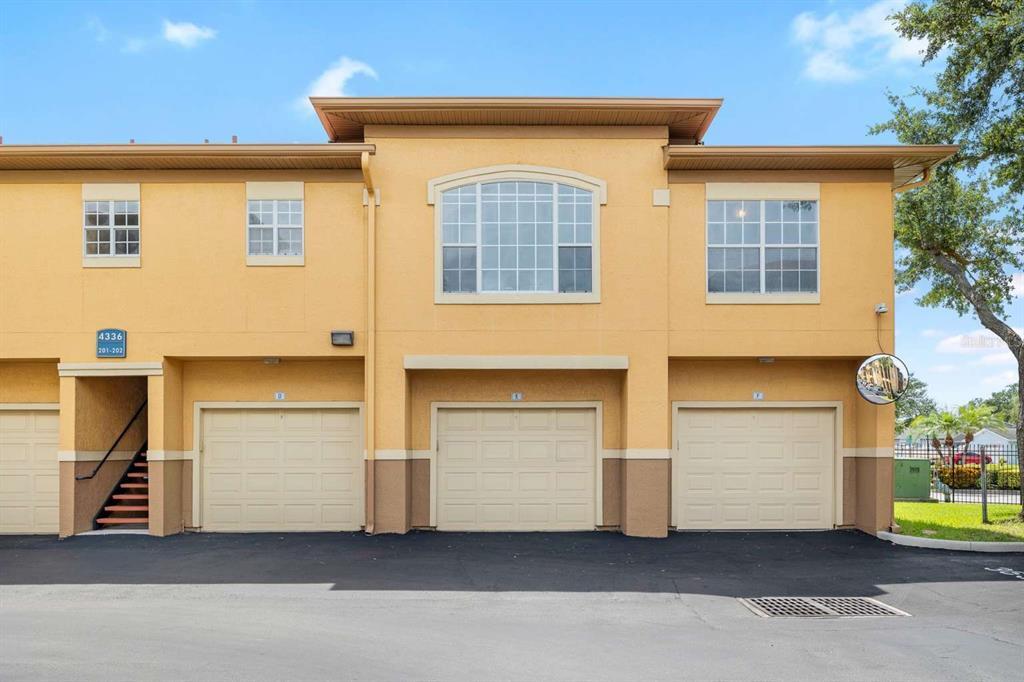 4336 Bayside Village Dr in Tampa, FL - Building Photo