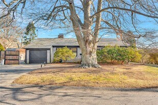 1 Collins Terrace in Middletown, RI - Building Photo