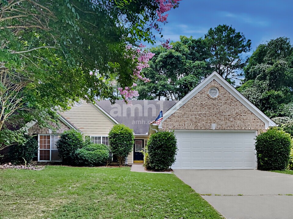4335 Chimney Sweep Ct in Hoschton, GA - Building Photo
