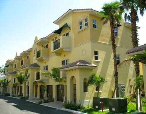 2512 SW 14th Ave-Unit -5J in Fort Lauderdale, FL - Building Photo