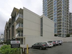 425 W 6TH Street, West Vancouver, BC in New Westminster, BC - Building Photo - Building Photo