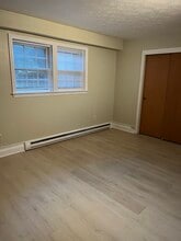 275 Neck St, Unit 1c in Weymouth, MA - Foto de edificio - Building Photo