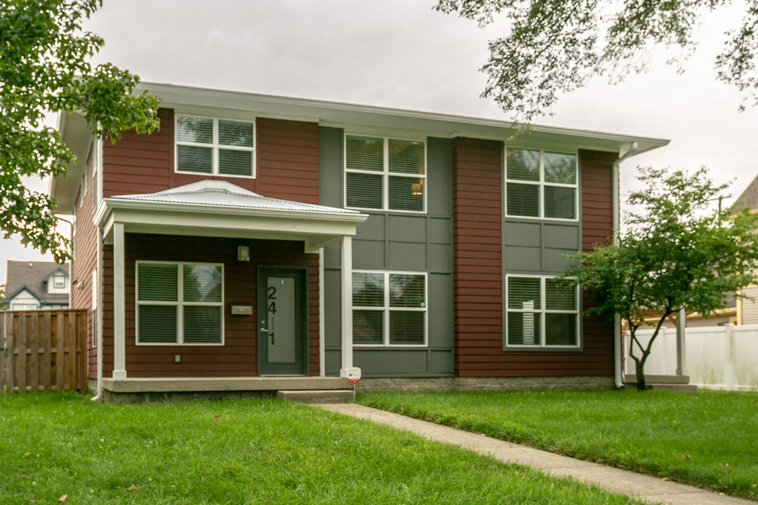 Townhomes at Fall Creek Place in Indianapolis, IN - Foto de edificio