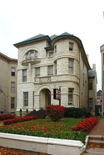 Isbell Apartments in Louisville, KY - Building Photo - Building Photo