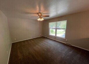 508 NE Shiloh Cir in Blue Springs, MO - Building Photo - Building Photo