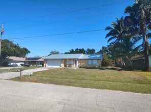 253 SE Verada Ave in Port St. Lucie, FL - Building Photo - Building Photo