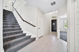 215 Little Dog Dr in Montgomery, TX - Building Photo - Building Photo
