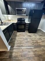 614 E McKee St, Unit 614 E McKee St Apt 5 in Greeneville, TN - Building Photo