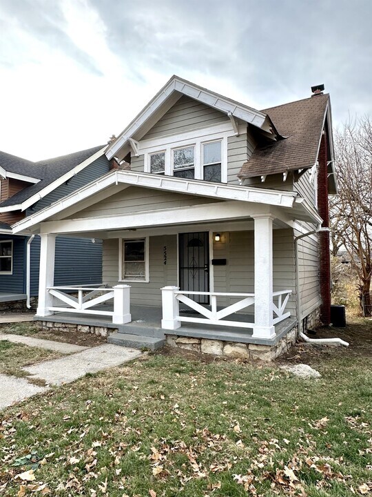 5524 Woodland Ave in Kansas City, MO - Building Photo