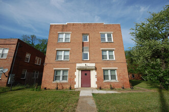 4900 Quarles St NE in Washington, DC - Building Photo - Building Photo