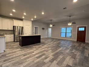 311 Arroyo Hondo Terrace in Crestview, FL - Foto de edificio - Building Photo