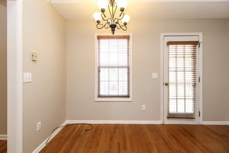 301 Saddlewood Dr in Canton, GA - Building Photo - Building Photo