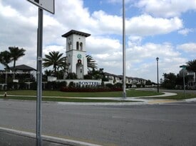9262 W 33rd Ln in Hialeah, FL - Building Photo