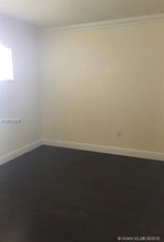 126 SW 17th Rd-Unit -504 in Miami, FL - Building Photo - Building Photo