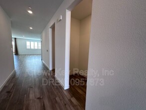 2126 Monferrato St in Manteca, CA - Building Photo - Building Photo