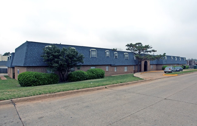 North Place Apartments in Edmond, OK - Foto de edificio - Building Photo
