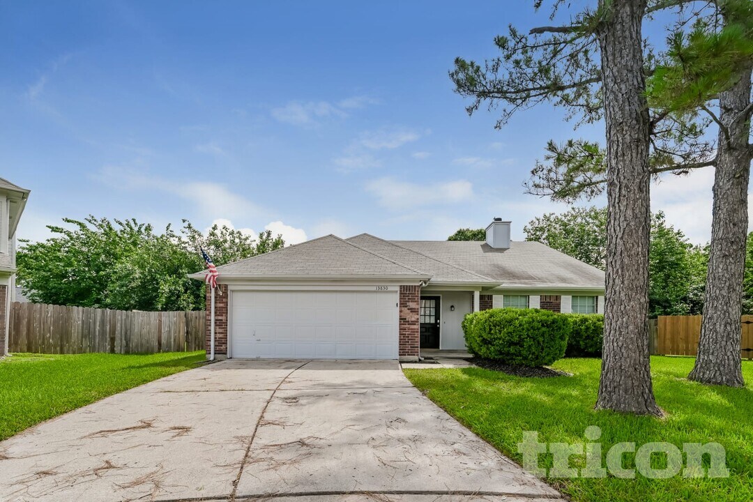 13830 Keyworth Dr in Houston, TX - Building Photo