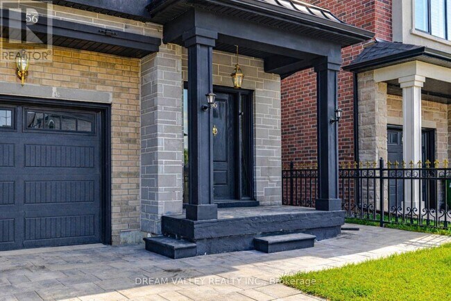 56 Chelliah Ct in Toronto, ON - Building Photo - Building Photo