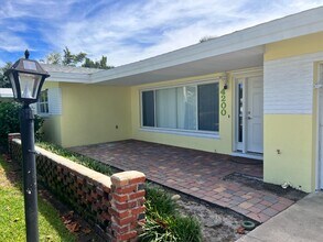 4220 49th Ave S in St. Petersburg, FL - Building Photo - Building Photo